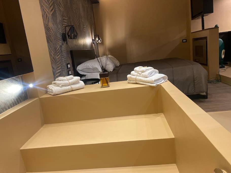 Montesantogroup Suite House Nel Centro Di Napoli Екстер'єр фото