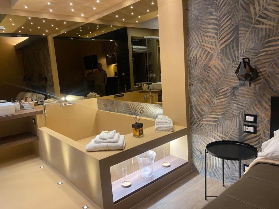 Montesantogroup Suite House Nel Centro Di Napoli Екстер'єр фото