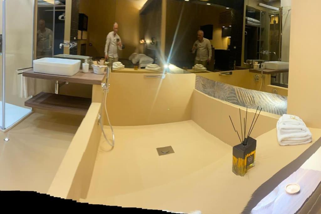 Montesantogroup Suite House Nel Centro Di Napoli Екстер'єр фото