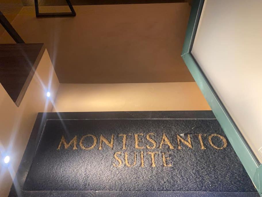 Montesantogroup Suite House Nel Centro Di Napoli Екстер'єр фото